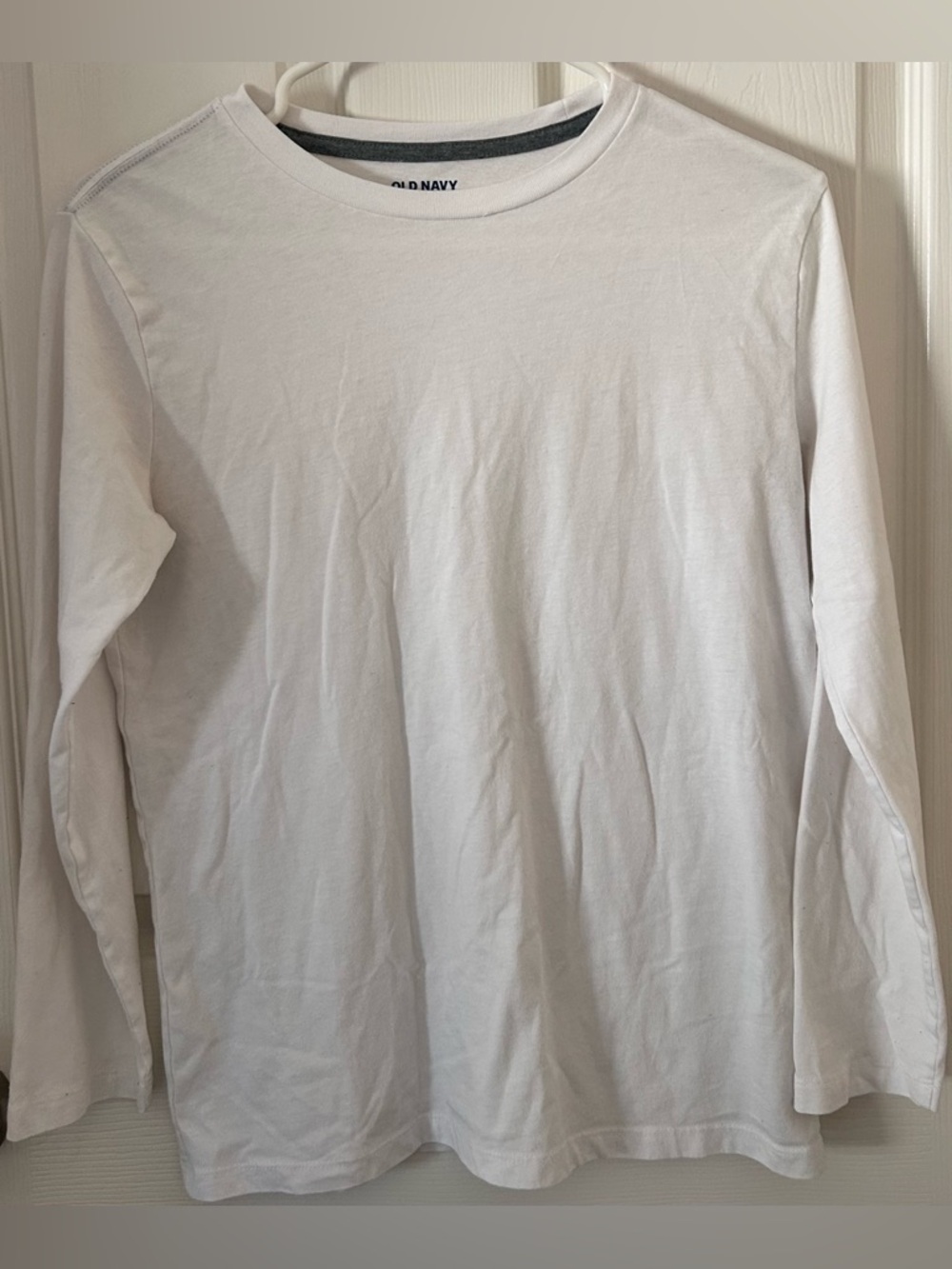 Old Navy boys Long-Sleeve Crew Neck Shirt - White